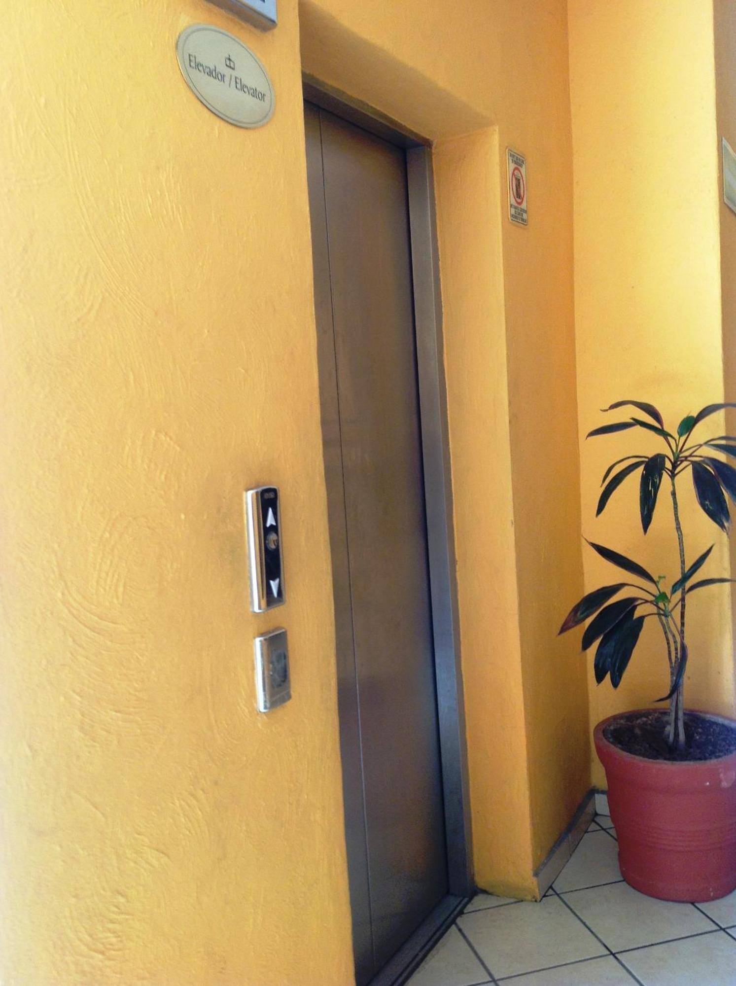 Hotel Plaza Jardin Tequila Esterno foto